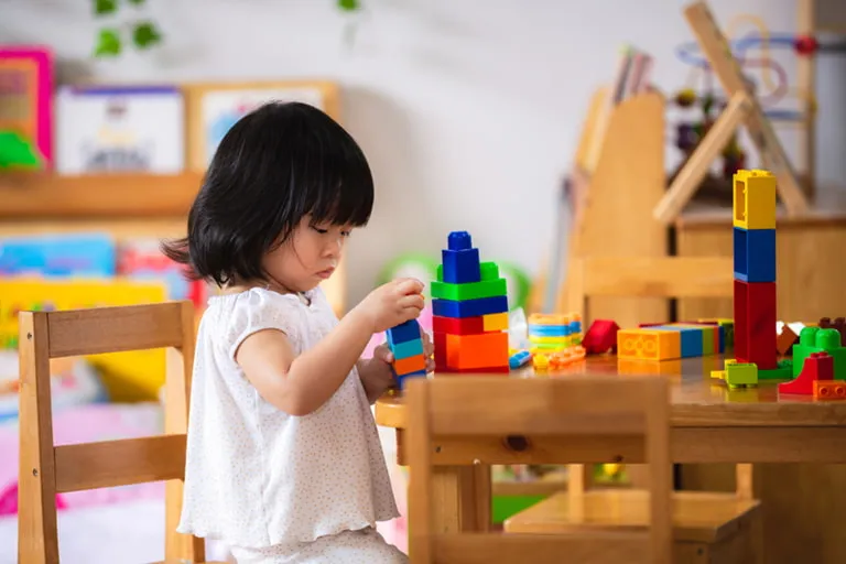 Juguetes Montessori para niños de 3 años